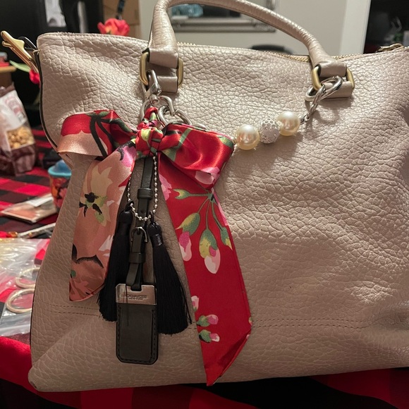 Coach Luggage Tag, Twilly & Pearl Purse Charm/Key Chain - Picture 2 of 7